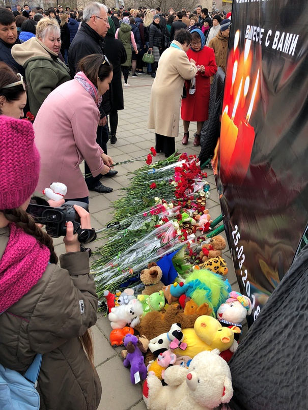 В Элисте почтили память погибших при пожаре в #Кемерово