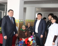Поздравили с 95-летием труженицу тыла, ветерана труда России Елену Михайловну Бембетову.