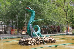 Скульптурную композицию фонтана «Мальчик и Дракон» демонтируют для проведения восстановительных работ