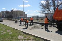 Бригады МБУ «ДУ «Элиста - Автодор» продолжают ямочный ремонт столичных магистралей