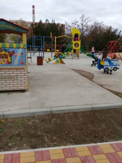 Благоустройство детской площадки в парке Победы близятся к завершению