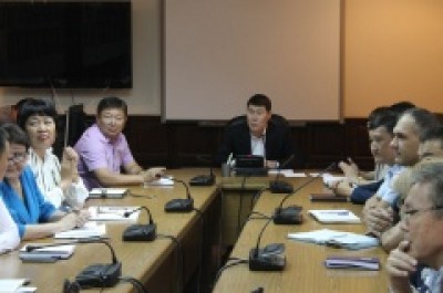 Вчера в муниципалитете состоялось традиционное еженедельное совещание под председательством сити-менеджера Окона Нохашкиева.