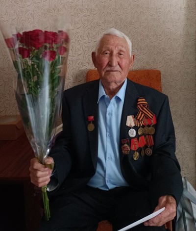 95 лет исполнилось жителю п.Аршан Мартыну Эльдышеву