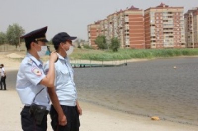 Профилактические беседы проводились сегодня на территории запрещённого для купания пруда Колонский