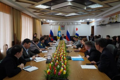 Сегодня заместитель Главы Администрации города Элисты Виктор Джанжиев провел еженедельное аппаратное совещание
