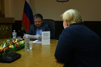 Сегодня Первый заместитель Главы Администрации Элисты Константин Шурунгов провел приём граждан по личным вопросам.