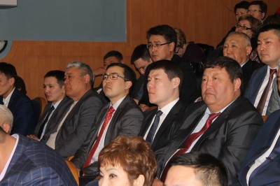 Сегодня, главным событием дня, безусловно, стало обращение Главы Калмыкии Алексея Орлова к депутатам Народного Хурала (Парламента) РК.