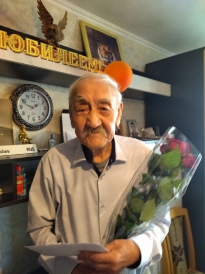 1 октября свой 90-летний юбилей отметил элистинец Клим Андреевич Манушев