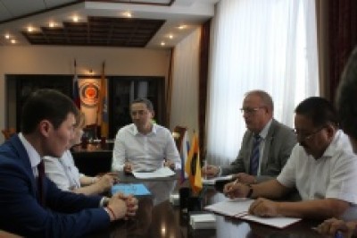Сити-менеджер Окон Нохашкиев принял участие в совещании по работе городских управляющих компаний.