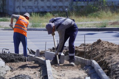 Глава Администрации Элисты проверил как идет ремонт дорог