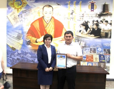Сегодня Первый заместитель сити-менеджера Денис Ишкеев принял участие в торжественном мероприятии, посвященном вручению дипломов.