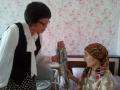 Долгожительница Элисты получила поздравление Президента России
