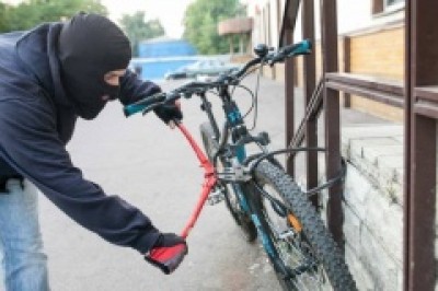 Не оставляйте велосипеды в подъездах жилых домов!