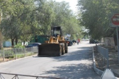 В Элисте продолжается ремонт дорог.