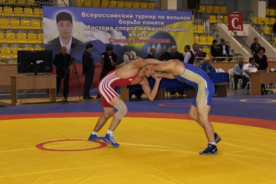 В Элисте прошел всероссийский турнир по вольной борьбе