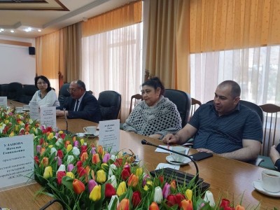 Глава Администрации города Элисты Шафран Тепшинов встретился с представителями национальных диаспор, проживающих в калмыцкой столице.