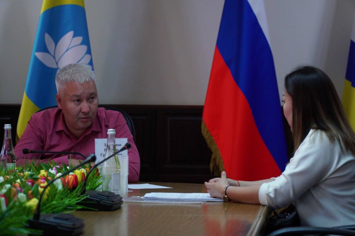 Глава Администрации Элисты Шафран Тепшинов провел личный прием граждан