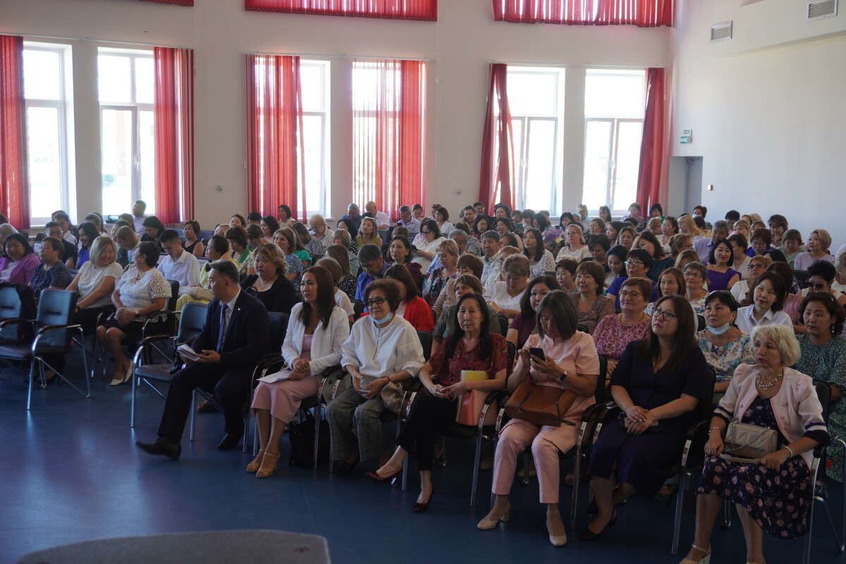 Сегодня в Элисте прошла традиционное августовское совещание педагогических работников города