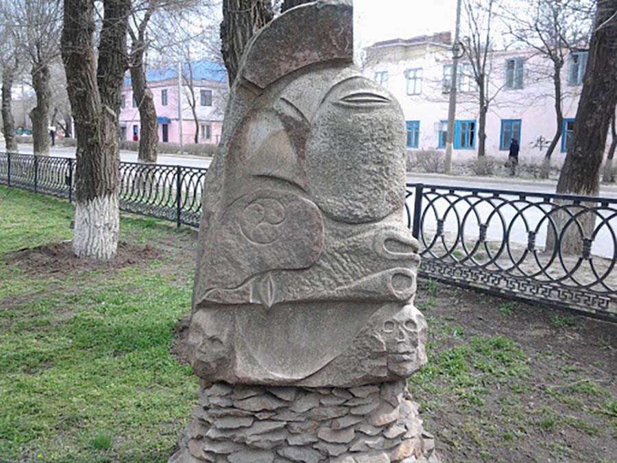 Скульптура «Джунгарские ворота»