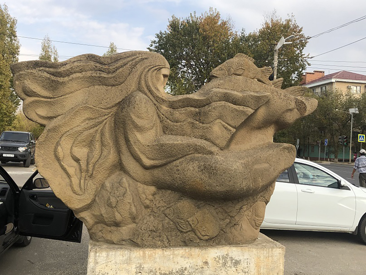 Скульптура «Каспий»