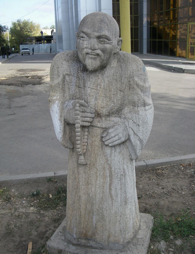 Скульптура «Странник монах»